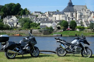 16-location-moto-scooter-ride-in-tours