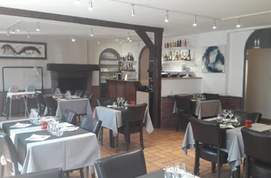 restaurant-la-ferte-saint-aubin-la-petite-auberge-salle2