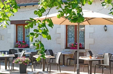Restaurant-Les-Closeaux-Terrasse