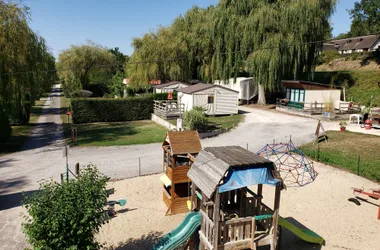 camping-lentredeux-airedejeux-ZOOPARC-BEAUVAL