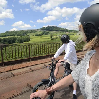 Location vélos CARGO à assistance électrique à l’accueil de Sancerre