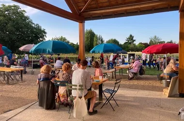 Bateau promenade – Embarquez sur nos croisières sur le Canal Latéral à la Loire – Halte nautique du Guétin – Cuffy