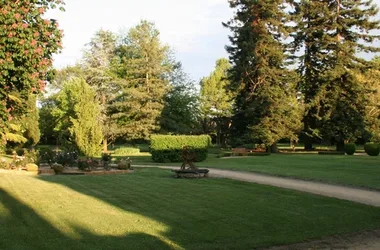 parc de 3,5 hectares, entièrement clos