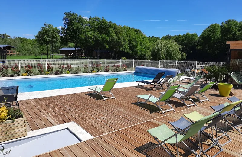 Parc Résidentiel de Loisirs – Les lodges en bois de la Ferme des poulardières