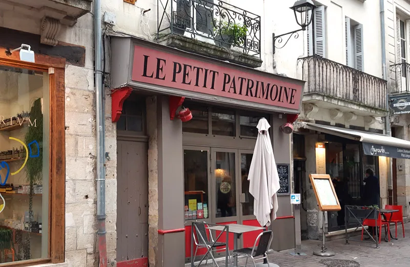 Restaurant Le Petit Patrimoine - Rue Colbert à Tours.