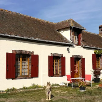 La longère aux volets rouges