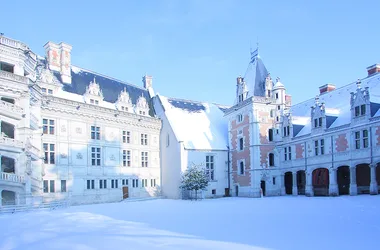 Noël au château royal de Blois sous la neige