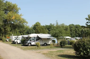 Les Acacias campsite - La Ville-aux-Dames, Loire Valley, France.