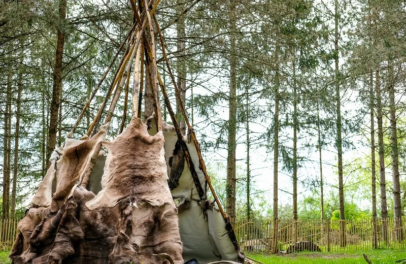 Paléo’Bivouac : une journée dans la vie d’un Cro-Magnon !