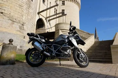15-location-moto-scooter-ride-in-tours