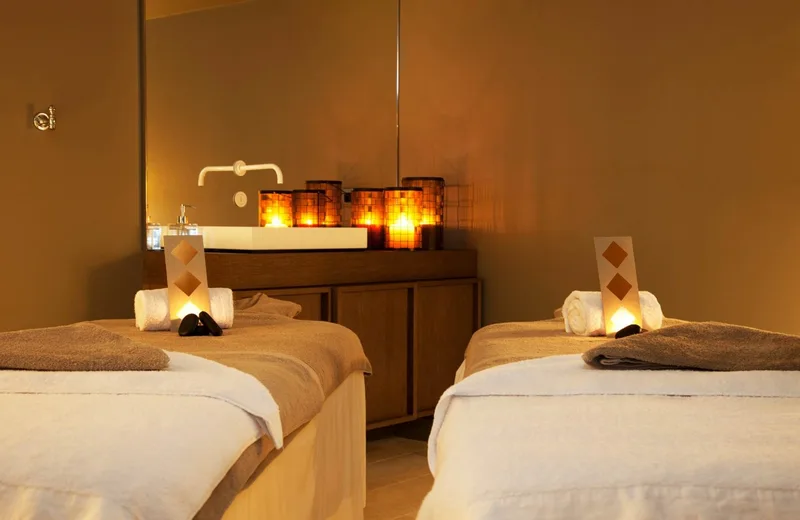 relais-de-chambord-design-hotel-massage-cabin-spa-by-nuxe-6spa-alta-1536x997