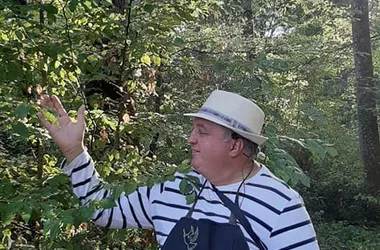 Visite Guidée à pied ou à Vélo d’Ainay le Vieil et du Canal de Berry, découverte de la nature et secrets des plantes avec le Poète Enchanteur