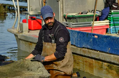 Sea trip with oyster farmer Damien Raballand - October 2021 - Copyright Océan production (45)