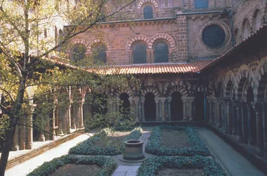 Cloître et ensemble cathédral du Puy-en-Velay