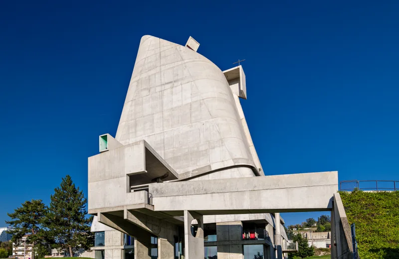 Sitio de Le Corbusier / Iglesia de Saint-Pierre