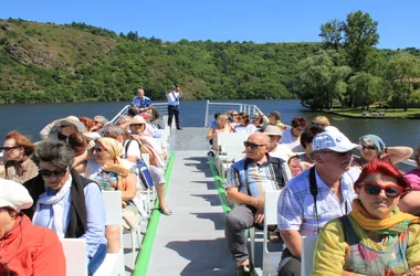 CRUISE BOAT TRIP ON THE LOIRE GORGES