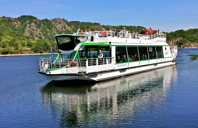 CRUISE BOAT TRIP ON THE LOIRE GORGES