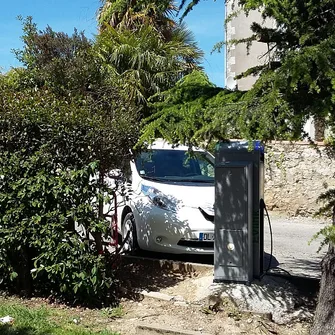 Borne de Recharge Voitures électriques