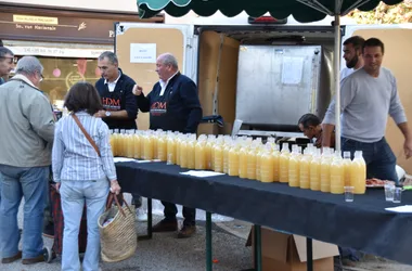 Foire bourret (vin nouveau) et châtaignes avec vide grenier et salon du couteau