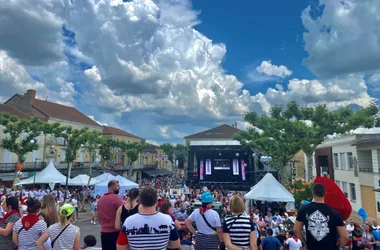 Un enterrement de vie de jeune garçon en mode Feria