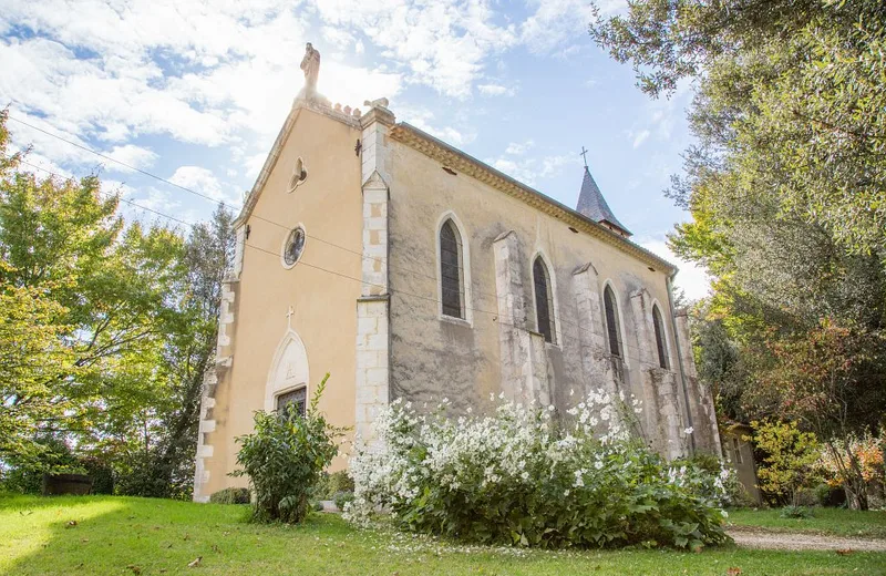 Tonneteau chapel