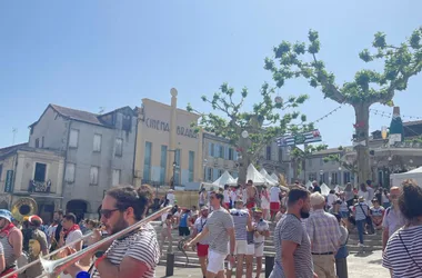 Un enterrement de vie de jeune garçon en mode Feria