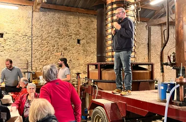 Distillation au domaine de Polignac