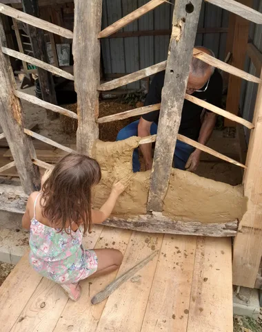 Atelier fabrication de torchis au Musée du Paysan Gascon