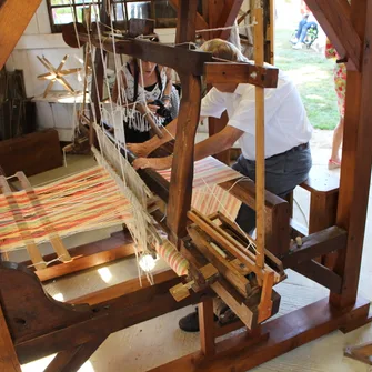 Atelier tissage au Musée du Paysan Gascon