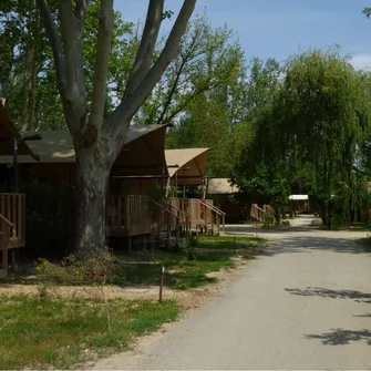 Lodges & Nature – Camping les Deux Rhônes