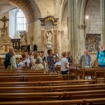 Visite commentée “Les décors sculptés floraux de la Collégiale”