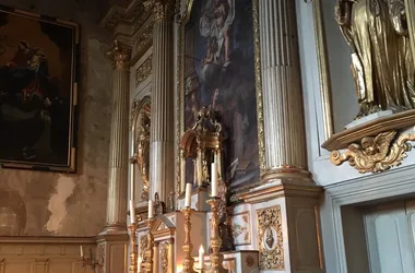 De la chapelle de l’Hospice aux Pénitents Gris, en passant par la Collégiale