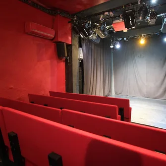 Théâtre Au Chapeau Rouge