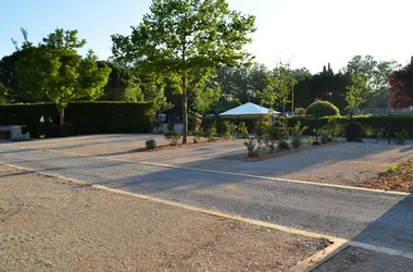 AIRE DE SERVICES POUR CAMPING-CARS