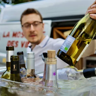 LA MOSAIQUE DES VINS – WINE TRUCK