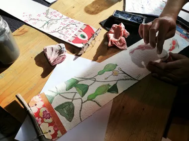 ATELIER ENFANT DE MINI KAKÉMONO : AQUARELLE ET CALLIGRAPHIE JAPONAISE AVEC AYUKO MIYAKAWA