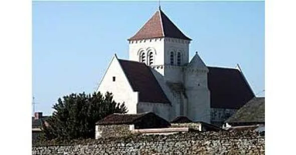Église Saint-Pierre de Savigny-sous-Faye