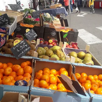 Marché traditionnel saisonnier