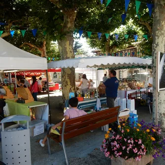 Petit Marché Traditionnel Hebdomadaire