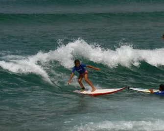 SURF OCEANIDES Ecole de Surf