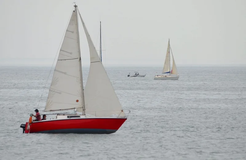 Les Voiles S’en Mêlent