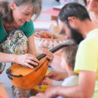 Atelier chant parents-enfants / Comptines et mandoline / 0-5 ans