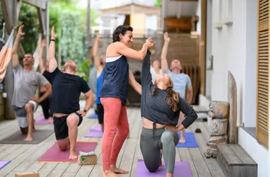 Yoga à la villa Tiki