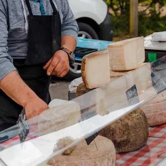 Marché traditionnel saisonnier