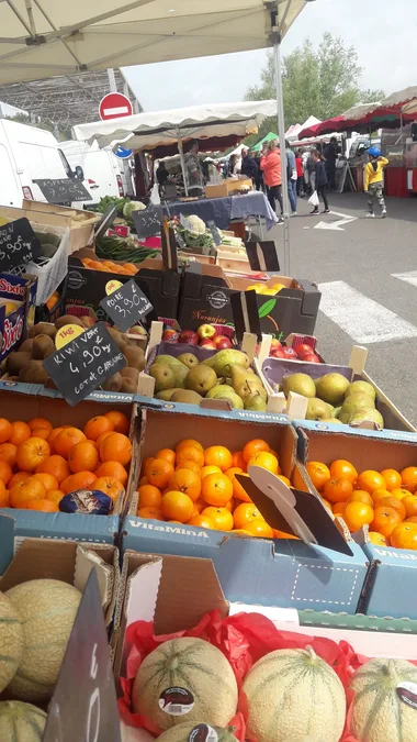 Marché traditionnel saisonnier