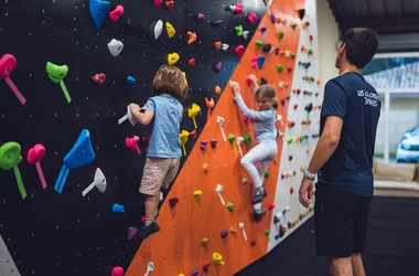 Gravity Bouldering