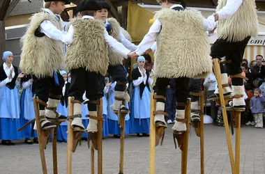 Pelote Basque et folklore landais