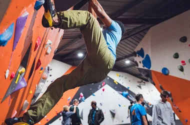 Gravity Bouldering