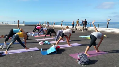 Cours de Yoga face à l’océan