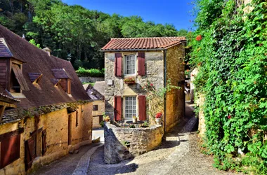 Pintoresco rincón del hermoso pueblo de Beynac, Francia, en Dordoña